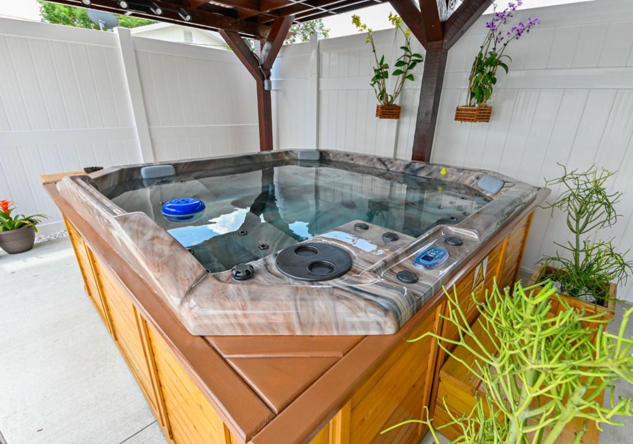 Paradise In Brandon With Luxurious 6 Person Spa Extérieur photo
