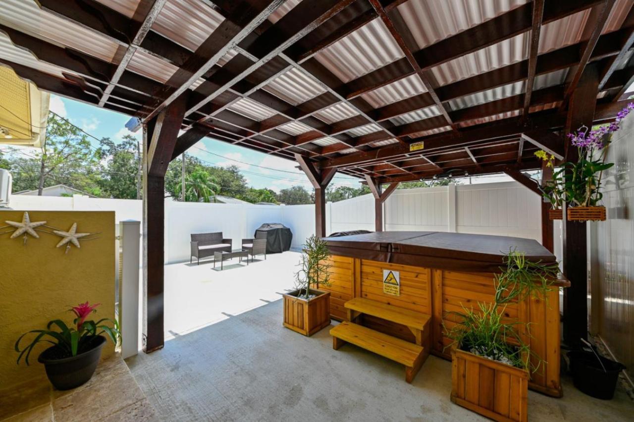 Paradise In Brandon With Luxurious 6 Person Spa Extérieur photo